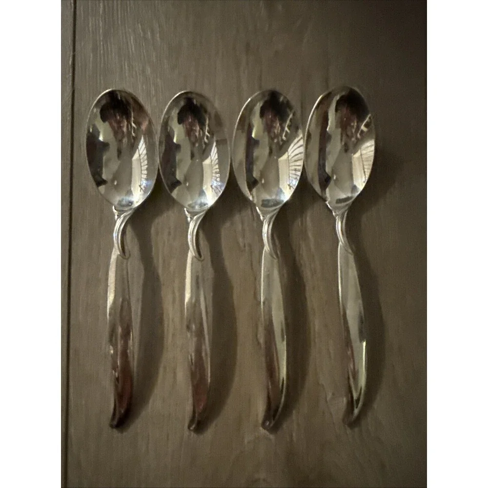 4 PCs 1847 Rogers Bros FLAIR International Silver Plate Oval Soup Spoons‎